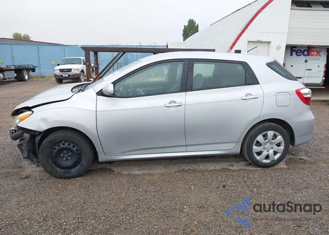 2010 Toyota Corolla Matrix из США, поврежденный, VIN 2T1KU4EE2AC219140